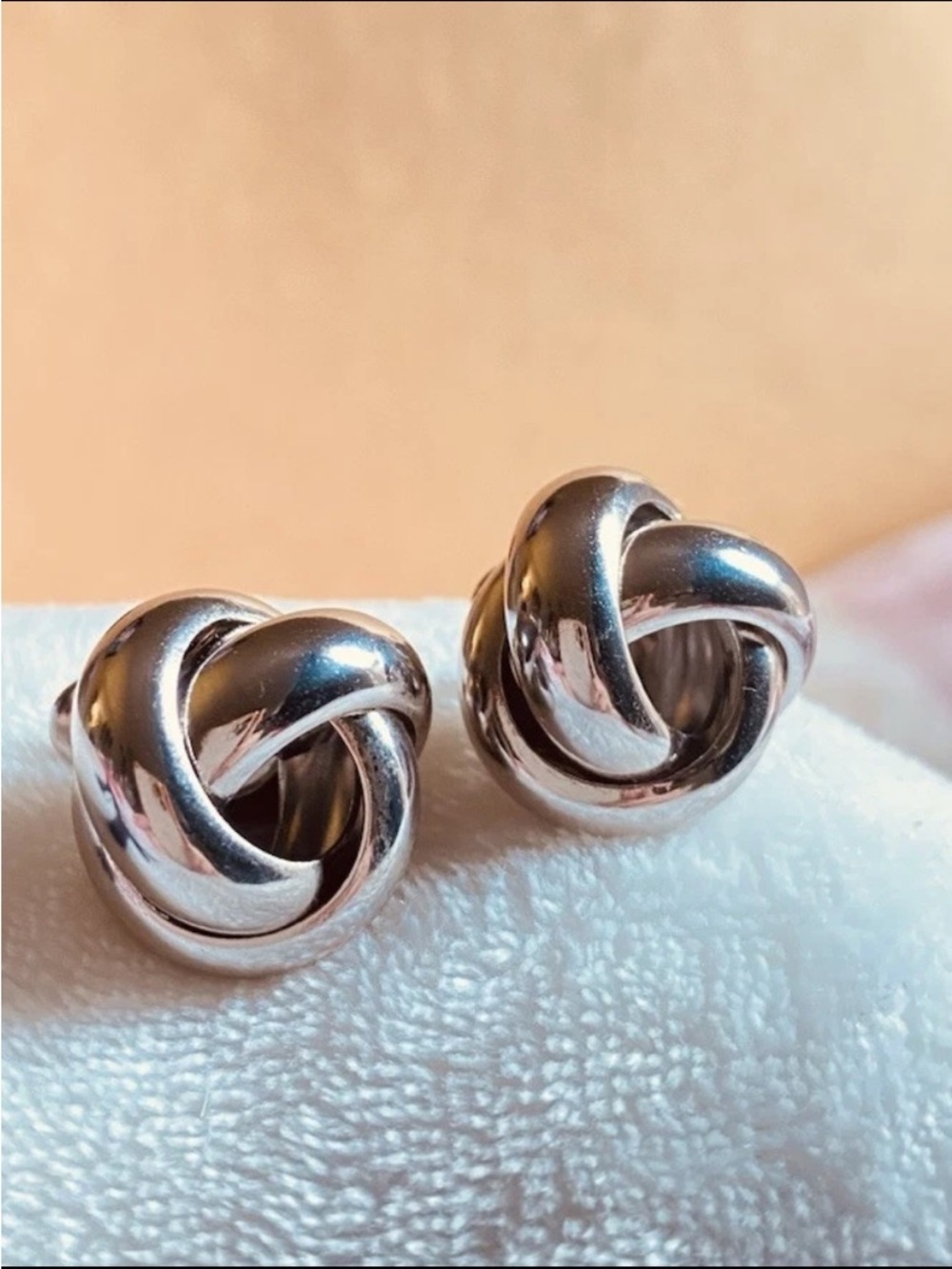 Monet Love Knot Stud Swirl Earrings Clip Silver Toned 80’s Vintage Signed Twist